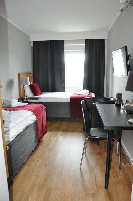 City Hotel Кристинехамн Екстериор снимка
